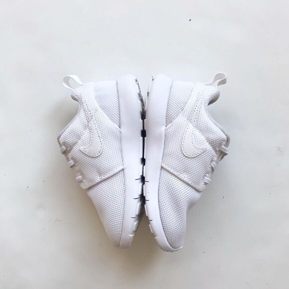 Nike white Roshe sneakers EUC size 8 - Picture 2 of 9